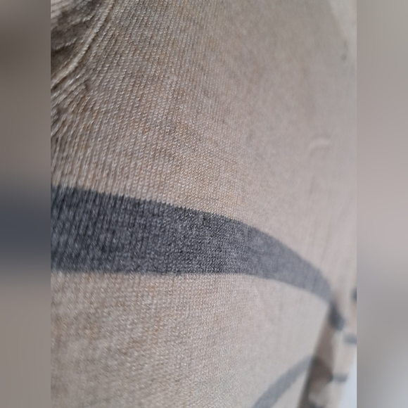 Mexx Cowl Neck Cream and Grey Striped Long Sleeve Size Large - Picture 4 of 6